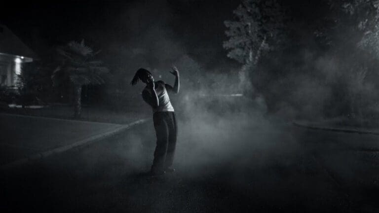 Swing is once again evolving his style in “No Future,” ! 