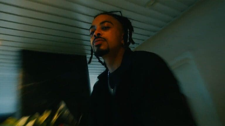 WiiZii: Redefining French Rap with “20/20”