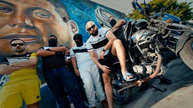 Dive into the world of “C’est de la Cali” with Houari!