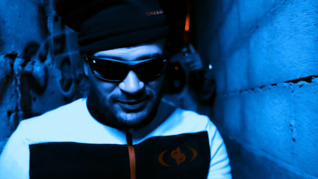 Jul goes full street-rap with “BDR”! Jul goes full street-rap with “BDR”!