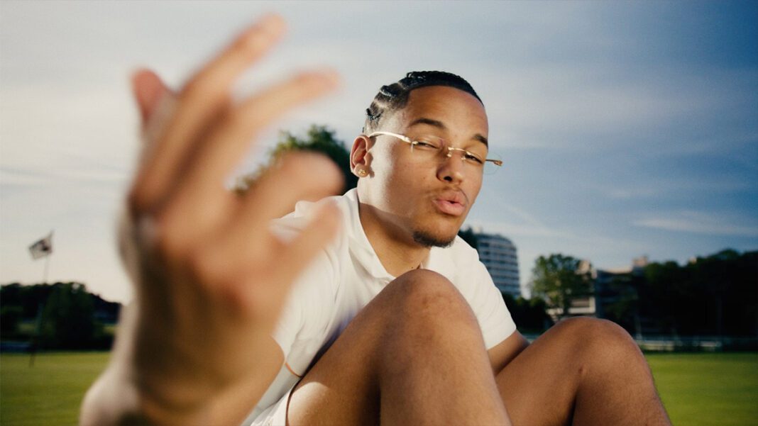 BAG Jeune B Drops “Bla Bla”, a Melodic Trap Anthem Produced by Bloodersize BAG Jeune B Drops “Bla Bla”, a Melodic Trap Anthem Produced by Bloodersize