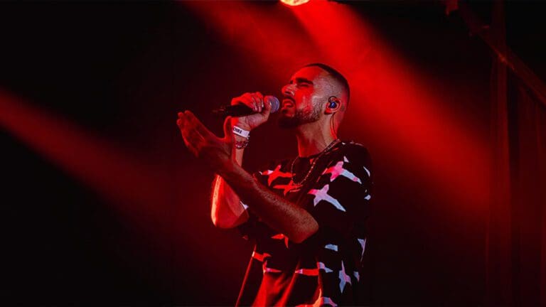 Between Modern Raï and Romantic Rap, Lorco Unveils the Emotional “Moins que rien”
