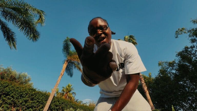 Leto embraces summer vibes on “Chéri Coco”