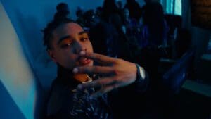 Zé Continues the “L’Assemblée” Era with the Summer-Ready Video for “4Shopping”