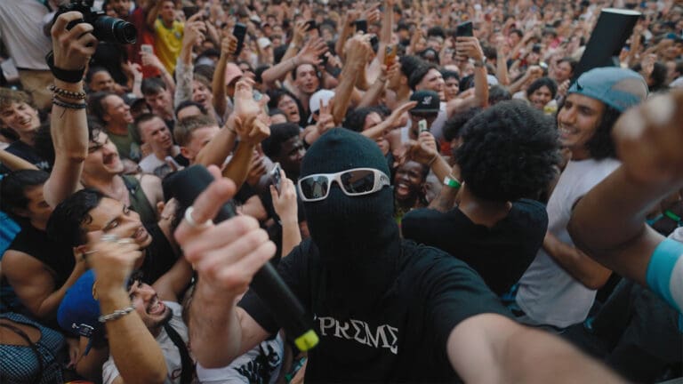 Romsii Continues His Artistic Rise with the Introspective Video for “Autour du feu”