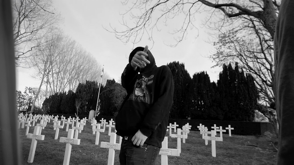 With Devant les flammes, Sauveur Eloheem Delivers the Ultimate Anti-Summer EP